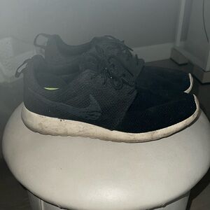 Mens NIKE Roshe Sneakers